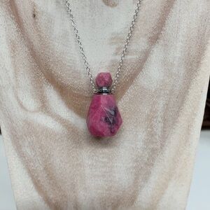 Elegant Pink Stone Pendant Necklace for Essentials Oils